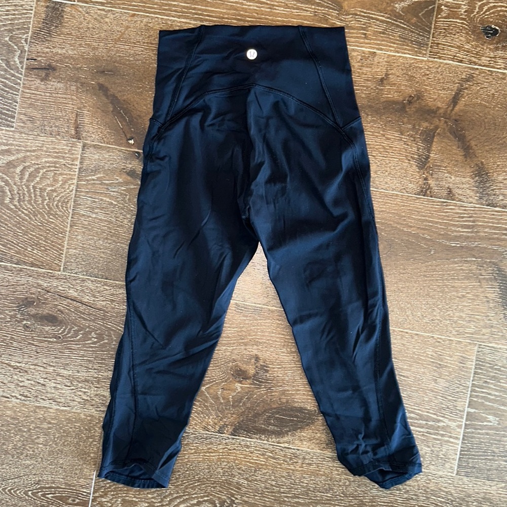 Lululemon black cropped wunder under with mesh leggings
